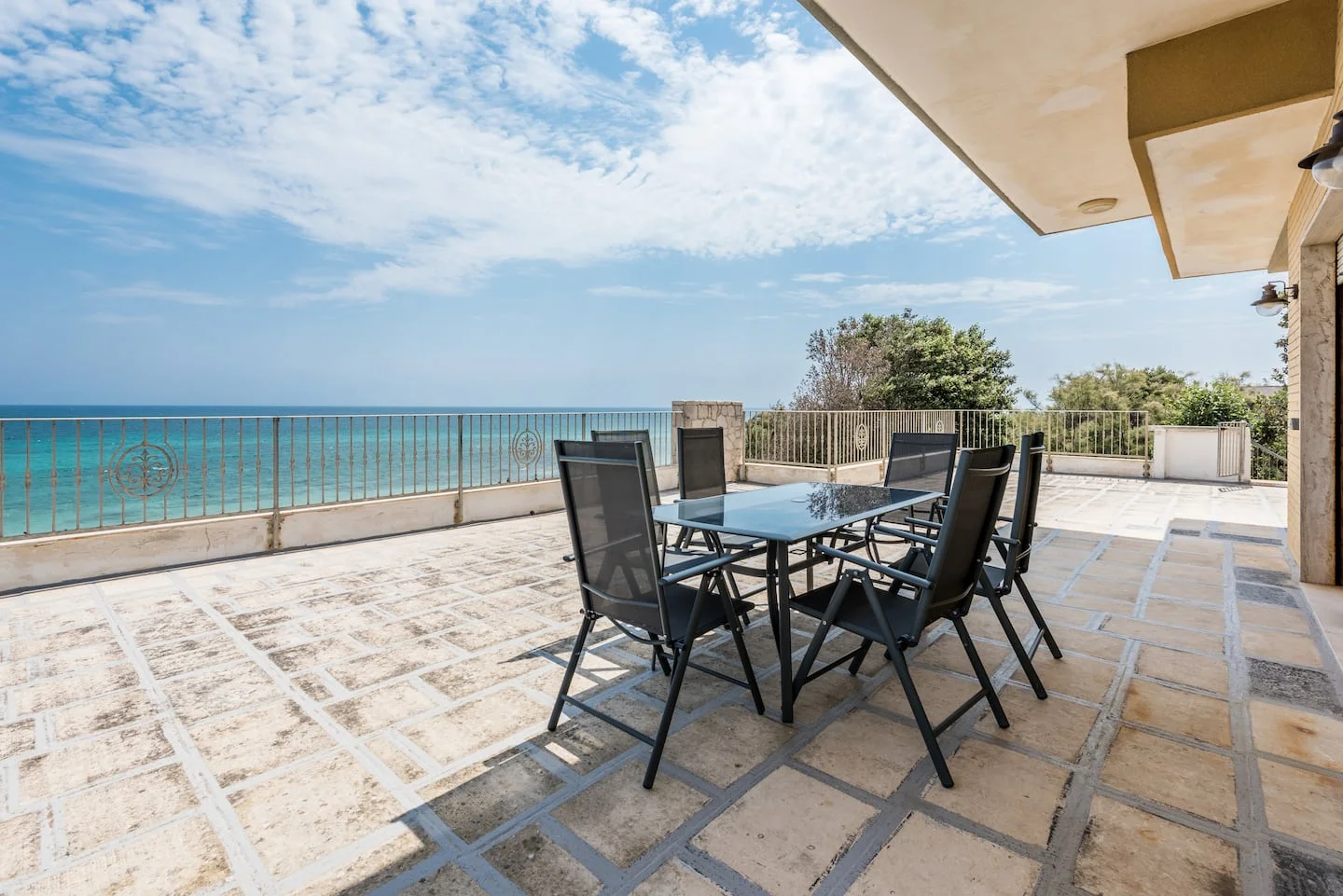 Villa Capitolo, terrace overlooking the Adriatic